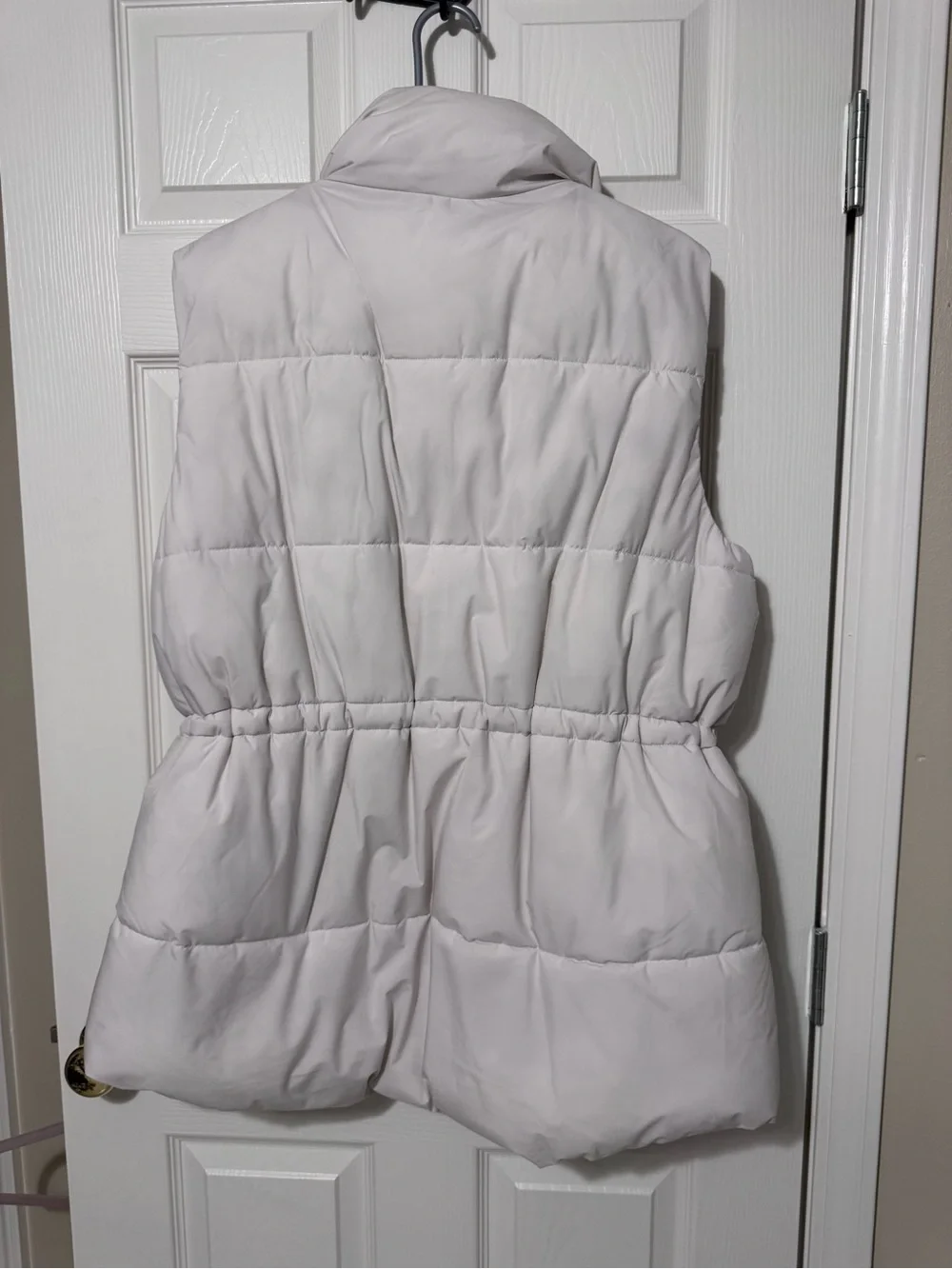 Calvin Klein Jeans Women's Light Cream Quilted Puffer Vest